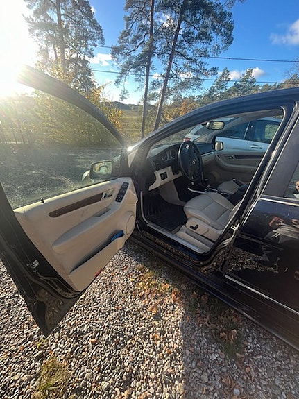 Mercedes-Benz B 180 5 of 9