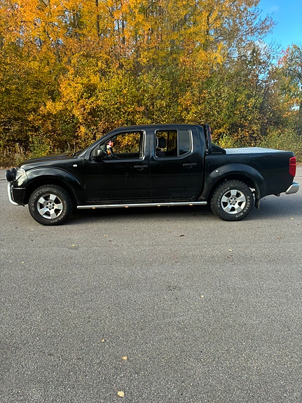 Nissan Navara 2 of 7