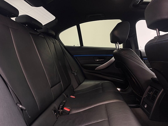 BMW 320d 14 of 23