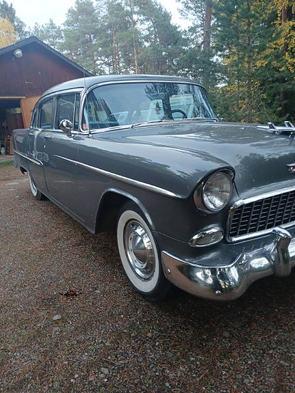 Chevrolet Bel Air 2 of 4