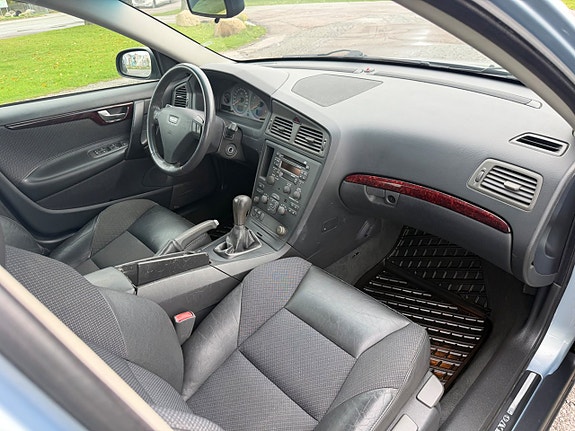 Volvo S60 9 of 16