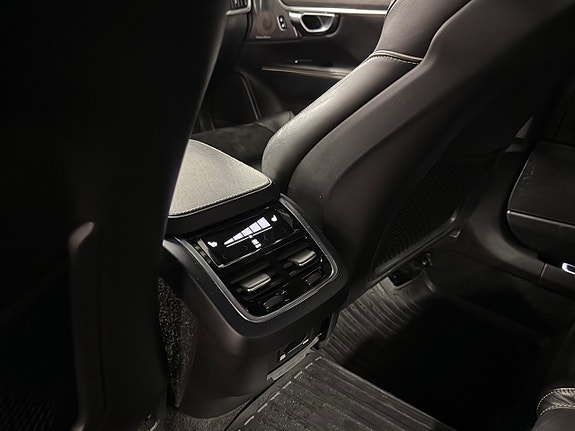 Volvo S90 24 of 30