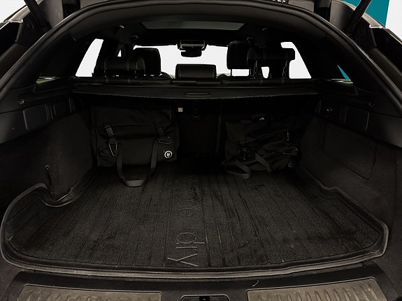 Land Rover Range Rover Velar 21 of 26