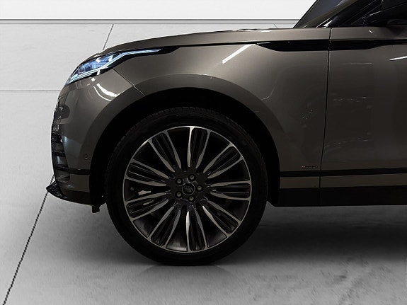 Land Rover Range Rover Velar 24 of 26
