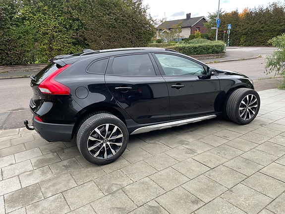 Volvo V40 Cross Country 3 of 7