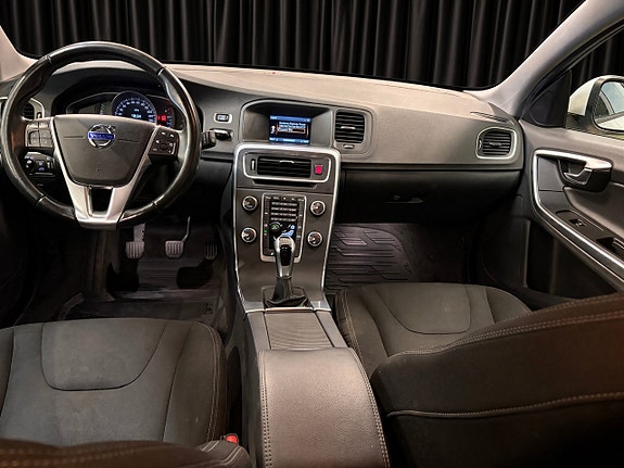 Volvo V60 11 of 13