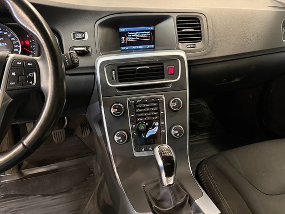 Volvo V60 13 of 13