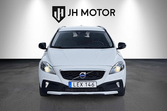 Volvo V40 Cross Country 9 of 19