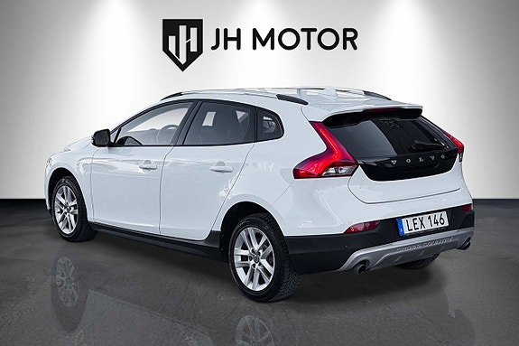 Volvo V40 Cross Country 4 of 19