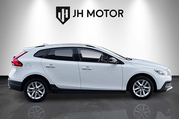 Volvo V40 Cross Country 7 of 19