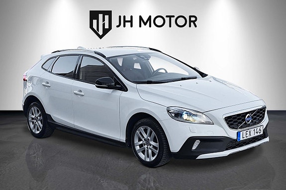Volvo V40 Cross Country 8 of 19