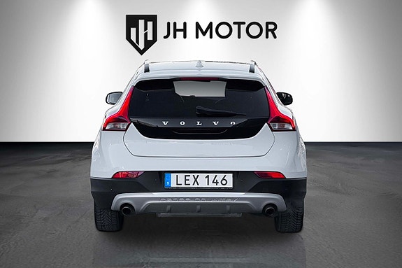 Volvo V40 Cross Country 5 of 19