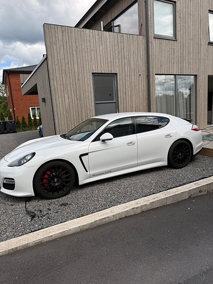 Porsche Panamera GTS
