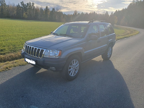 Jeep Grand Cherokee 2 of 4