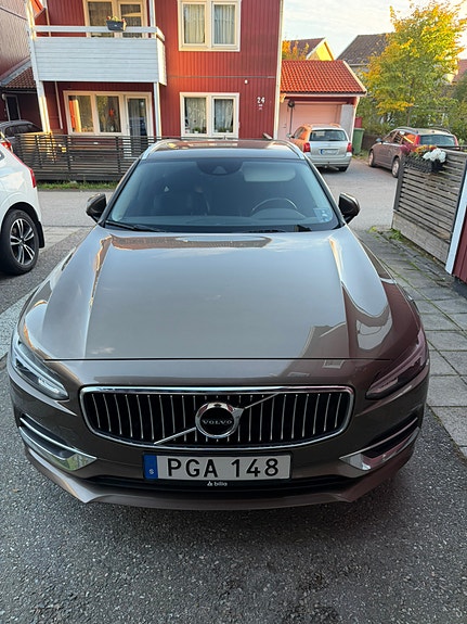 Volvo V90 2 of 14