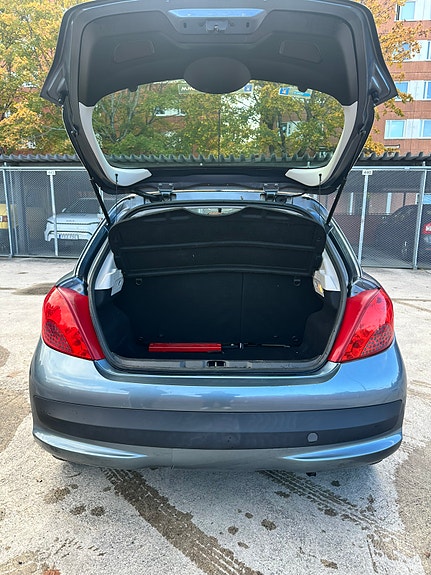 Peugeot 207 4 of 14
