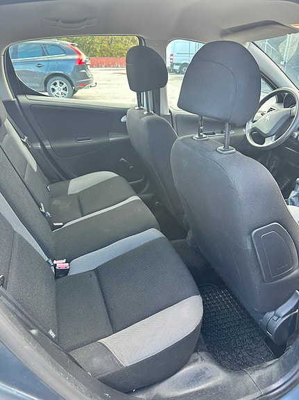 Peugeot 207 9 of 14