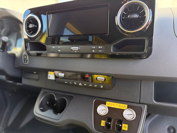 Mercedes-Benz Sprinter 419 8 of 16