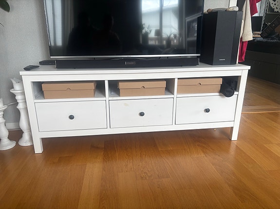 TV-bänk (Hemnes IKEA)