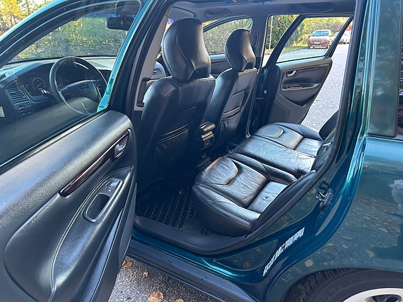 Volvo V70 7 of 13