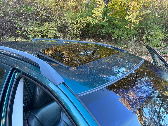 Volvo V70 3 of 13