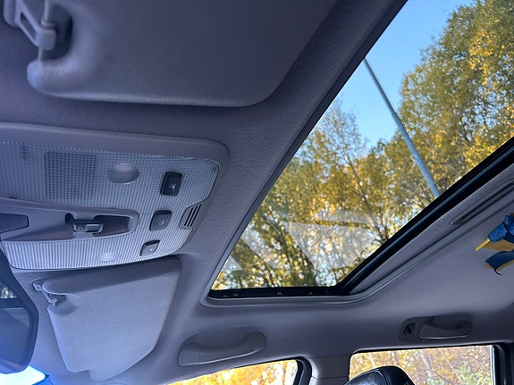 Volvo V70 13 of 13