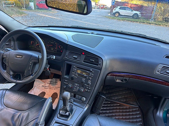 Volvo V70 12 of 13