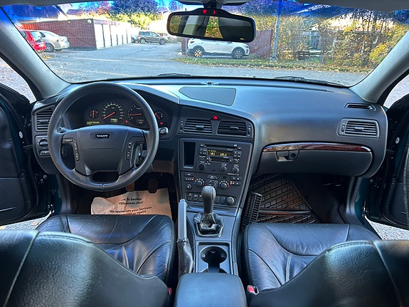Volvo V70 10 of 13