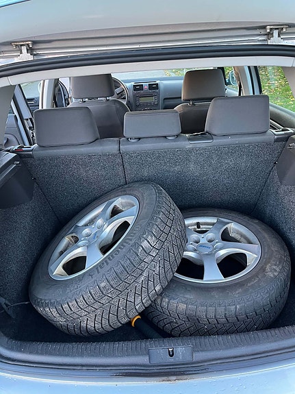 Volkswagen Golf V 5 of 5