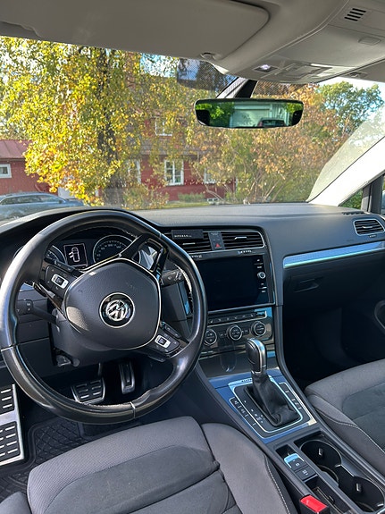 Volkswagen Golf Alltrack 6 of 8