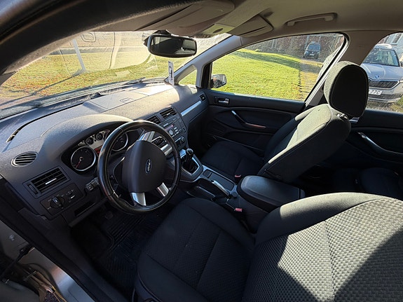 Ford C-Max 7 of 12