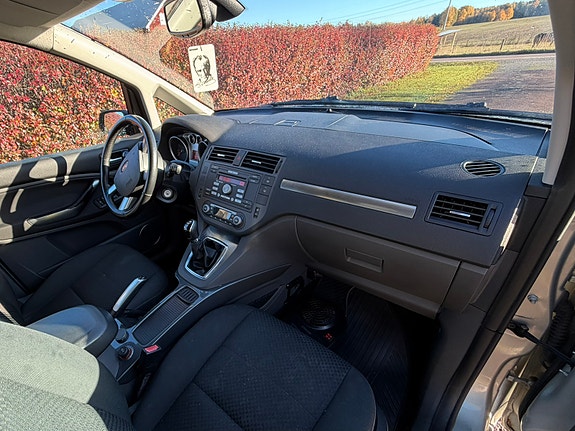 Ford C-Max 10 of 12