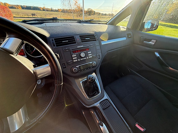 Ford C-Max 8 of 12