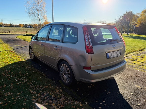 Ford C-Max 5 of 12