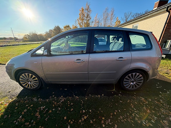 Ford C-Max 3 of 12