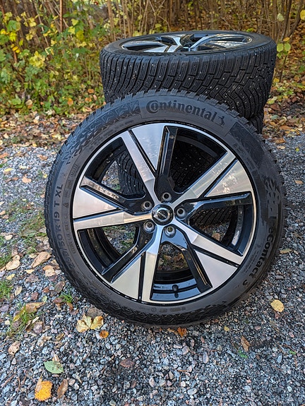 Volvo XC40 dubbade vinterhjul 19"