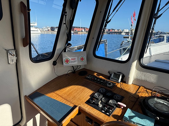 Fiske-/fritidsbåt av modell motorseglaren Trålaren 5 of 11