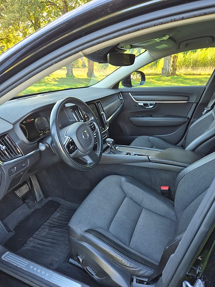 Volvo V90 Cross Country 9 of 10