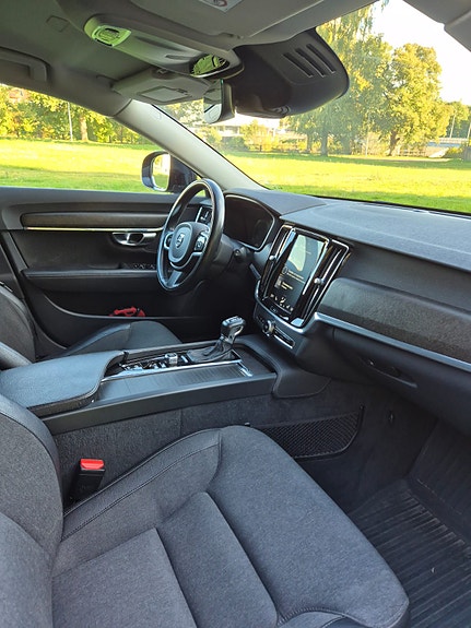 Volvo V90 Cross Country 8 of 10