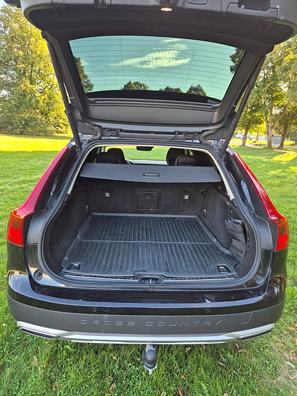 Volvo V90 Cross Country 7 of 10