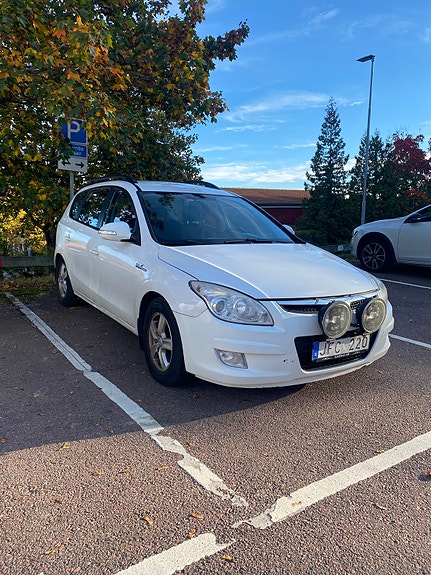 Hyundai i30 2 of 8