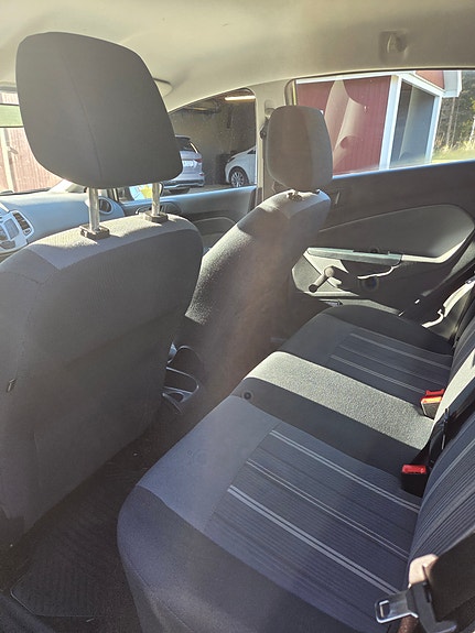 Ford Fiesta 8 of 12
