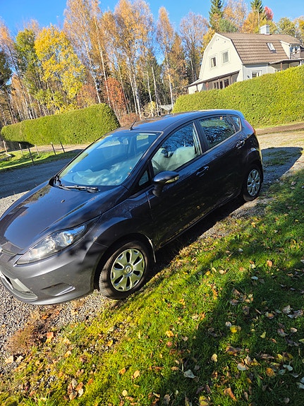 Ford Fiesta 6 of 12