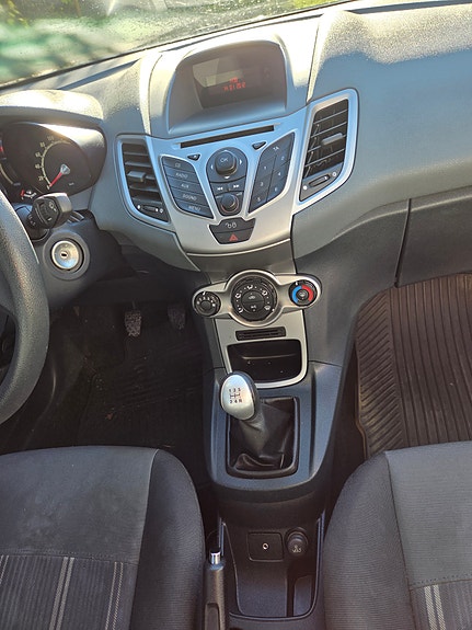 Ford Fiesta 7 of 12