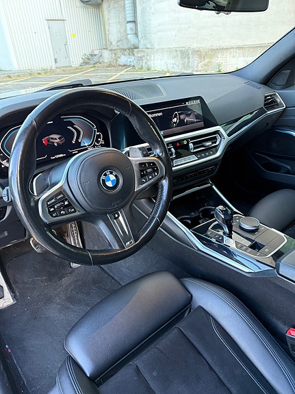 BMW 330e 9 of 12