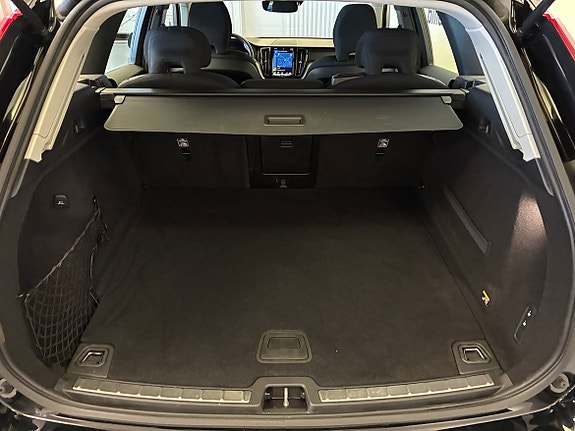 Volvo XC60 8 of 15