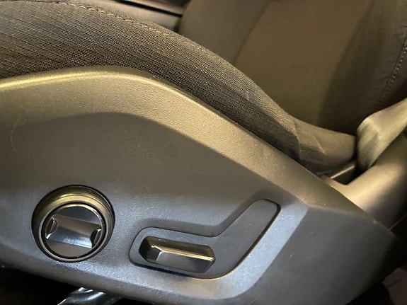 Volvo XC60 10 of 15