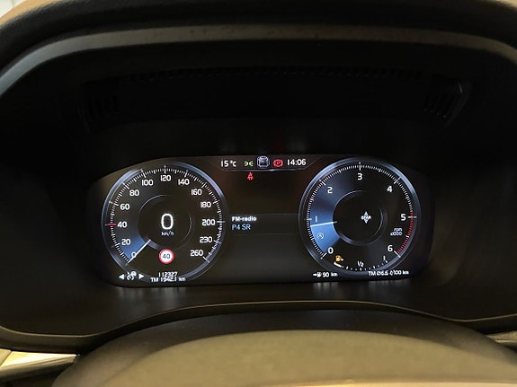 Volvo XC60 12 of 15