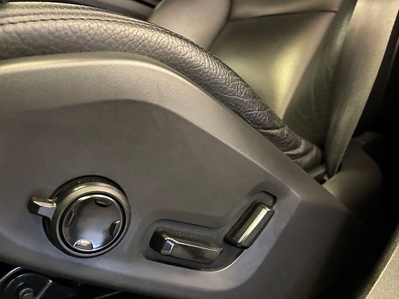 Volvo XC60 14 of 21