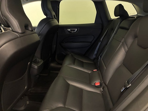 Volvo XC60 17 of 21